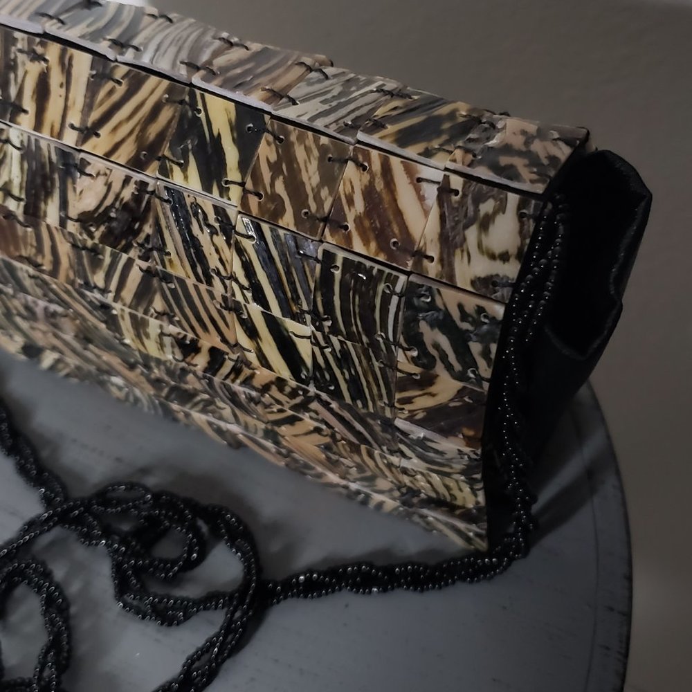 Authentic Mod by Design Shell Cross-body Bag - Picture 7 of 12